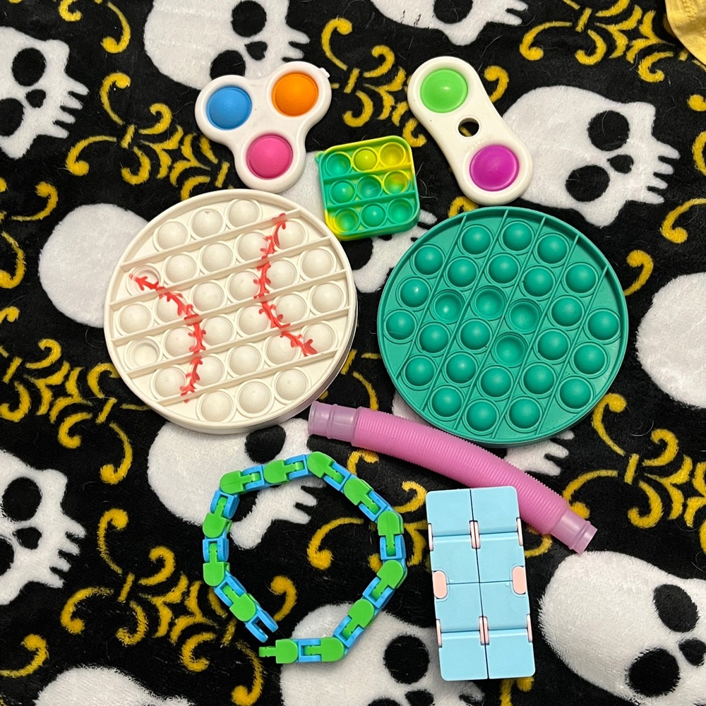 8 pc🎄POP IT☃️FIDGET🎅 SENSORY CUBES & SNAKES TOY SET